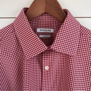 Men Hagger Red Checkered Button Down Dress Shirt. Size: Medium 15 1/2, 32/33